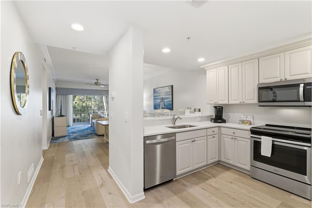 221 9th St S, Unit 217, Naples, FL 34102 Photo