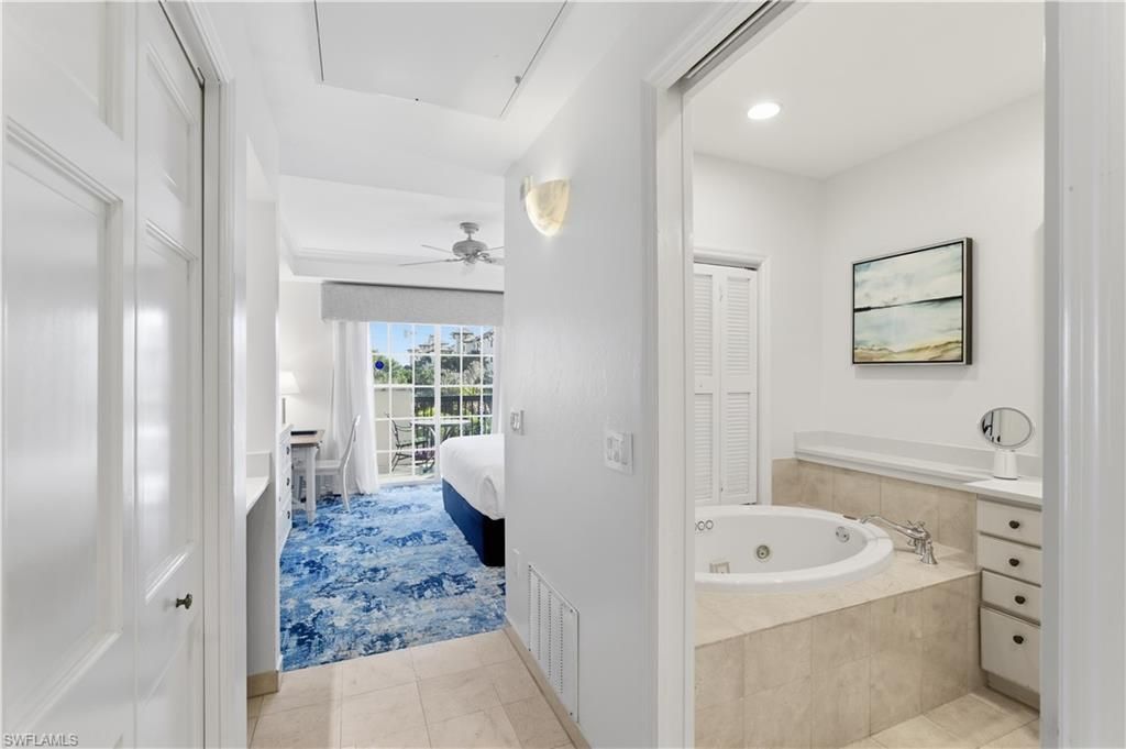 221 9th St S, Unit 403, Naples, FL 34102 Photo