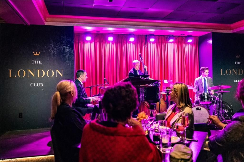 221 9th St S, Unit 403, Naples, FL 34102 Photo