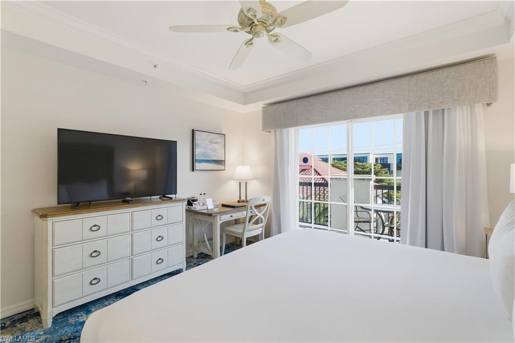 221 9th St S, Unit 403, Naples, FL 34102 Photo