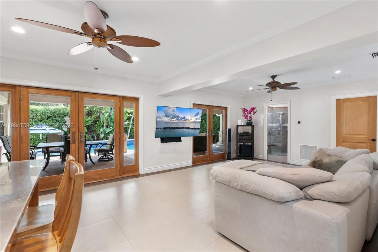 390 NE 103rd St, Miami Shores, FL 33138 Photo