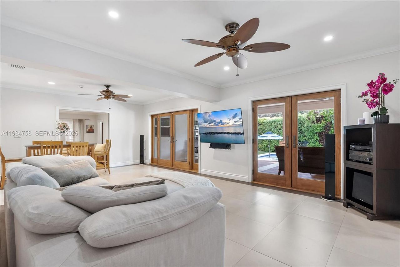 390 NE 103rd St, Miami Shores, FL 33138 Photo