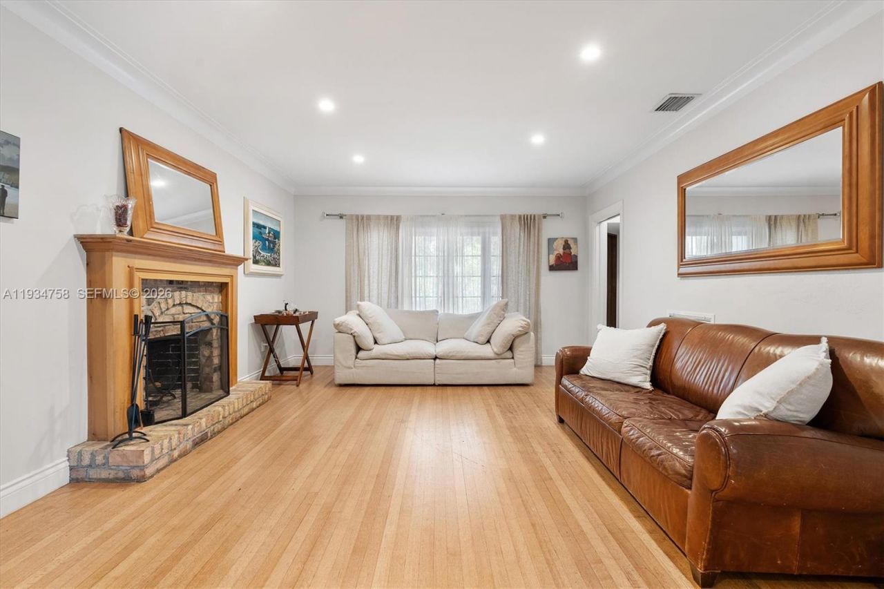 390 NE 103rd St, Miami Shores, FL 33138 Photo