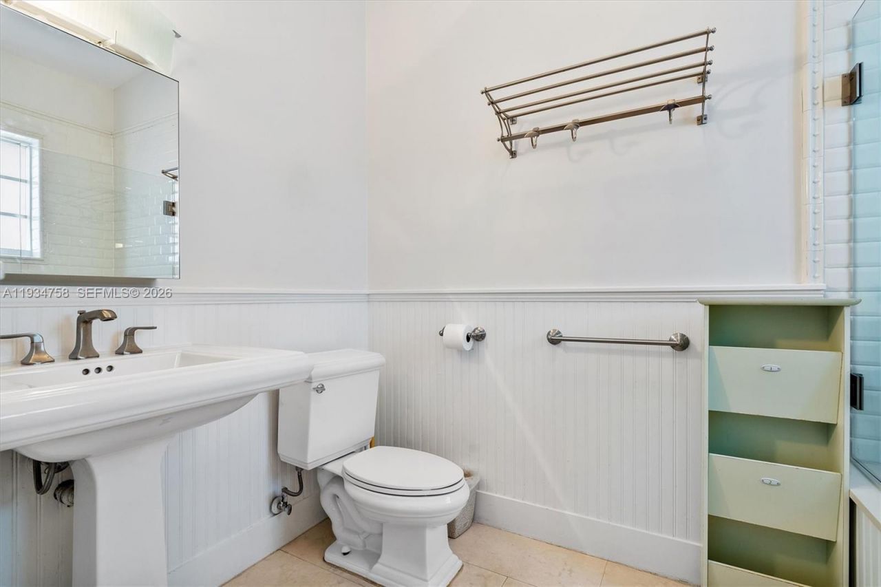 390 NE 103rd St, Miami Shores, FL 33138 Photo