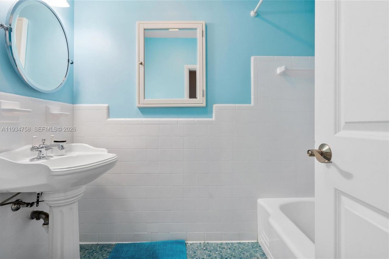 390 NE 103rd St, Miami Shores, FL 33138 Photo