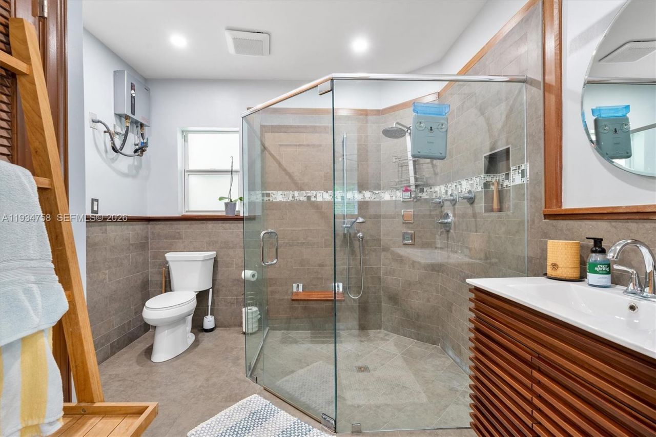 390 NE 103rd St, Miami Shores, FL 33138 Photo