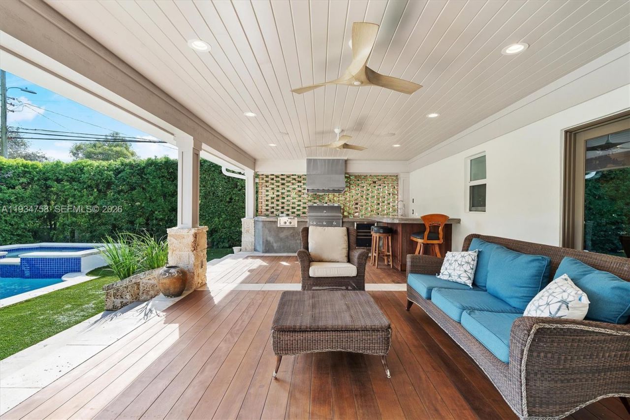 390 NE 103rd St, Miami Shores, FL 33138 Photo