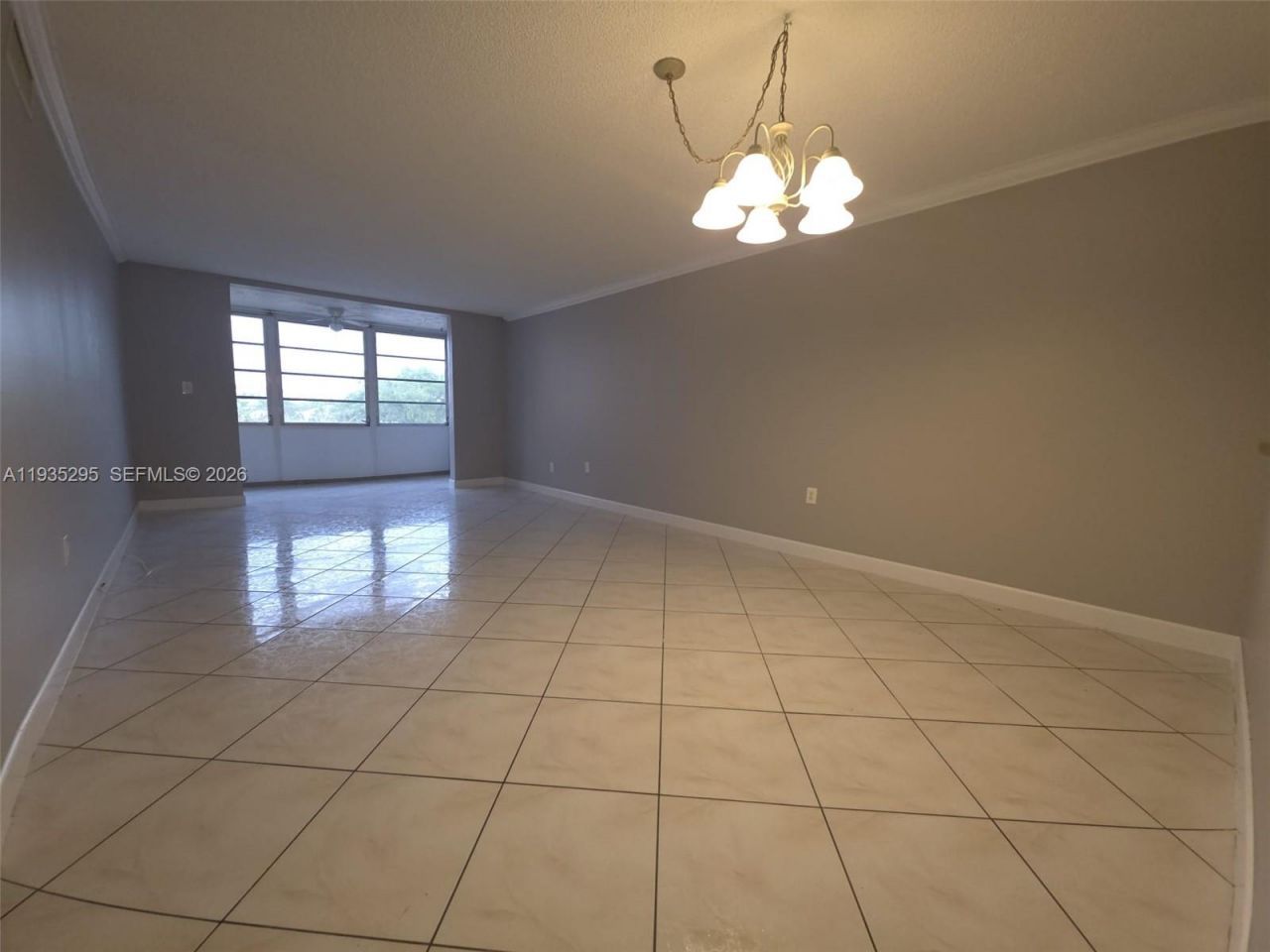 2840 Somerset Dr, Unit 318M, Lauderdale Lakes, FL 33311 Photo