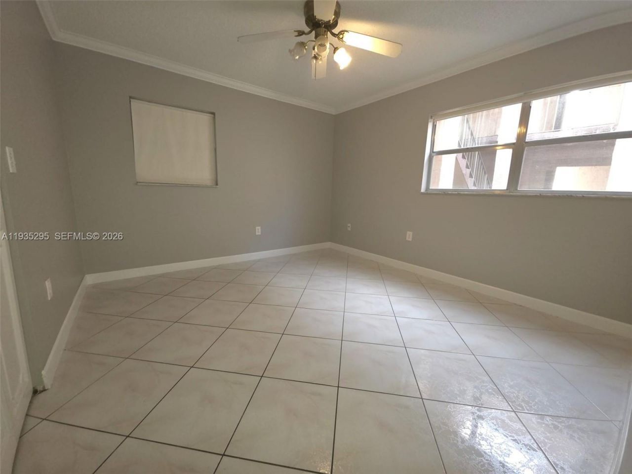 2840 Somerset Dr, Unit 318M, Lauderdale Lakes, FL 33311 Photo