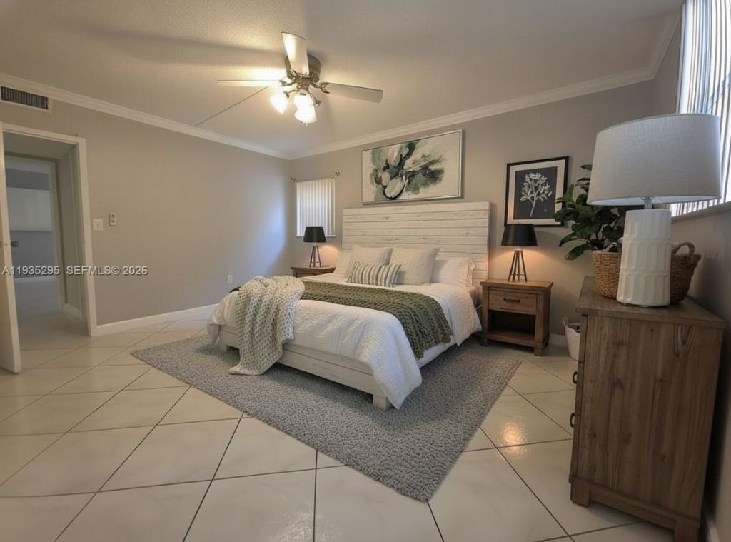 2840 Somerset Dr, Unit 318M, Lauderdale Lakes, FL 33311 Photo