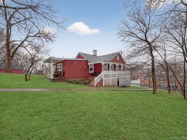 17 Waldron Avenue, Nyack, NY 10960