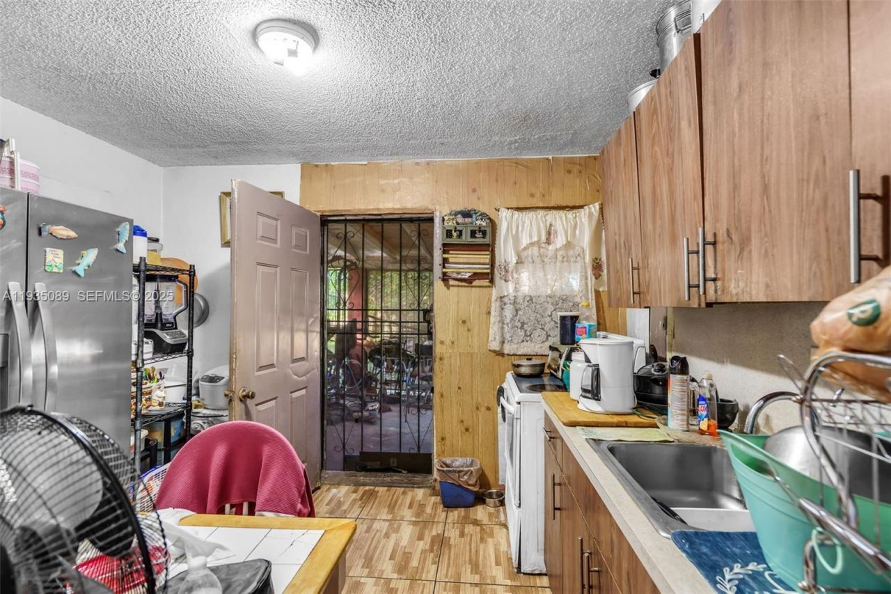 191 NW 83rd St, Miami, FL 33150 Photo