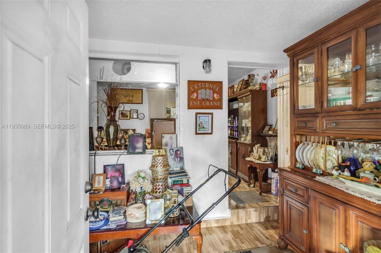 191 NW 83rd St, Miami, FL 33150 Photo