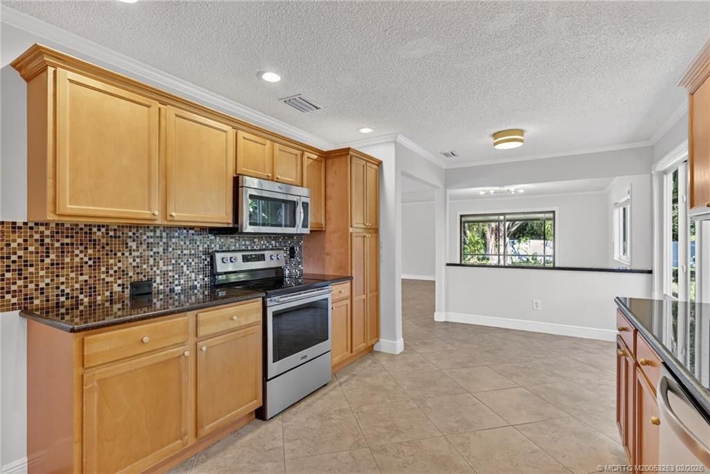 2041 SE Giffen Avenue, Port Saint Lucie, FL 34952 Photo