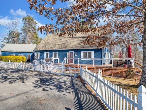 100 Sandpiper DR , Huddleston, VA 24104