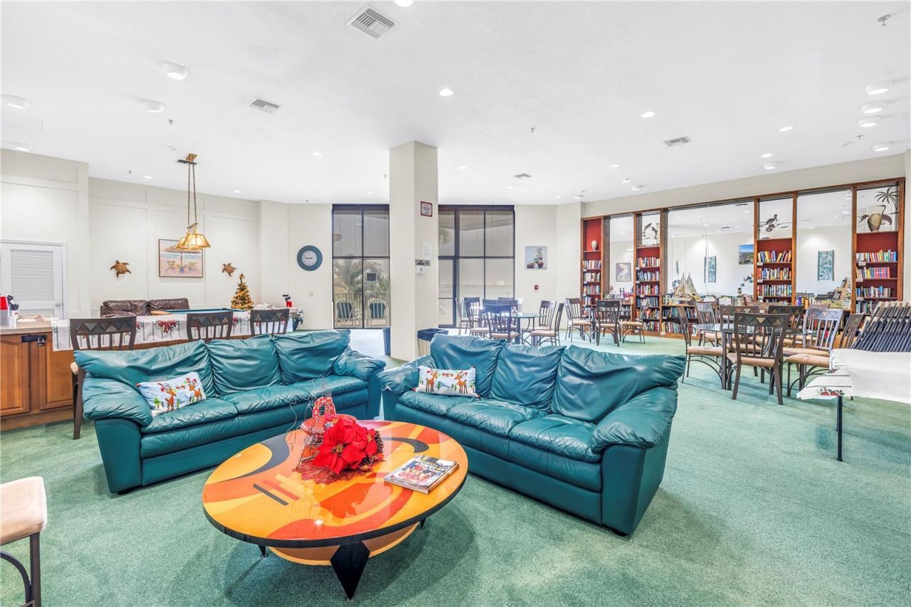 6322 Palma Del Mar Boulevard S, Unit 706, Saint Petersburg, FL 33715 Photo