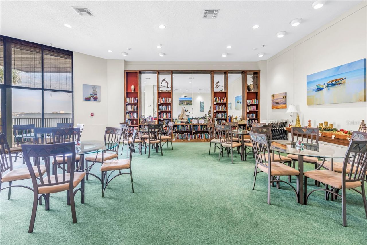 6322 Palma Del Mar Boulevard S, Unit 706, Saint Petersburg, FL 33715 Photo