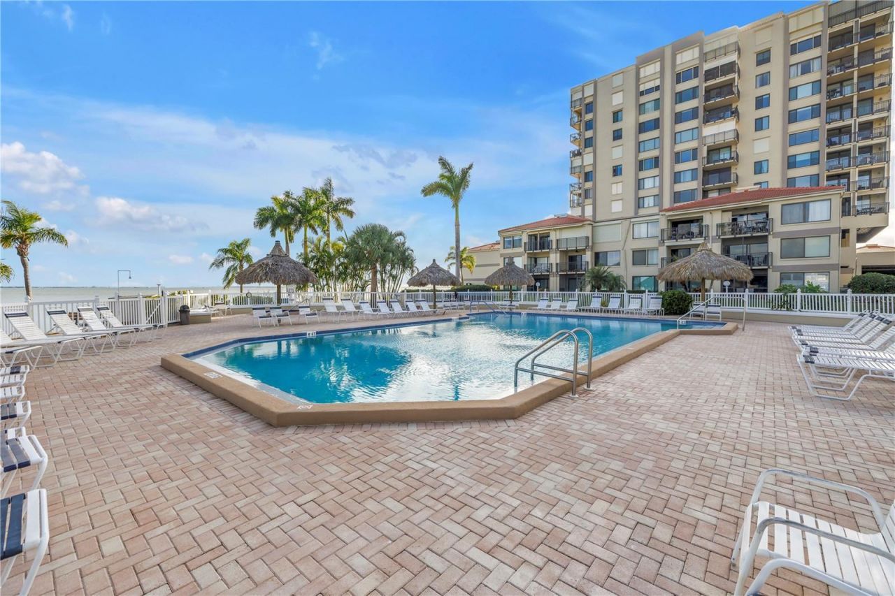 6322 Palma Del Mar Boulevard S, Unit 706, Saint Petersburg, FL 33715 Photo