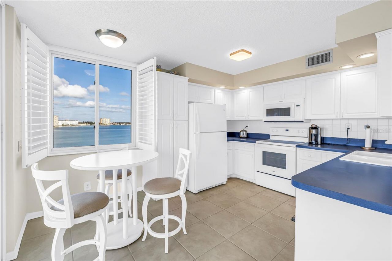 6322 Palma Del Mar Boulevard S, Unit 706, Saint Petersburg, FL 33715 Photo