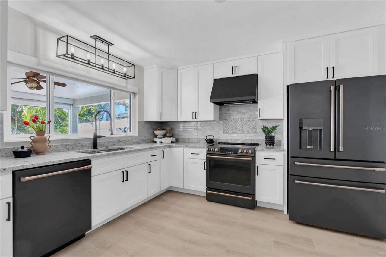 17352 Kennedy Drive, North Redington Beach, FL 33708 Photo