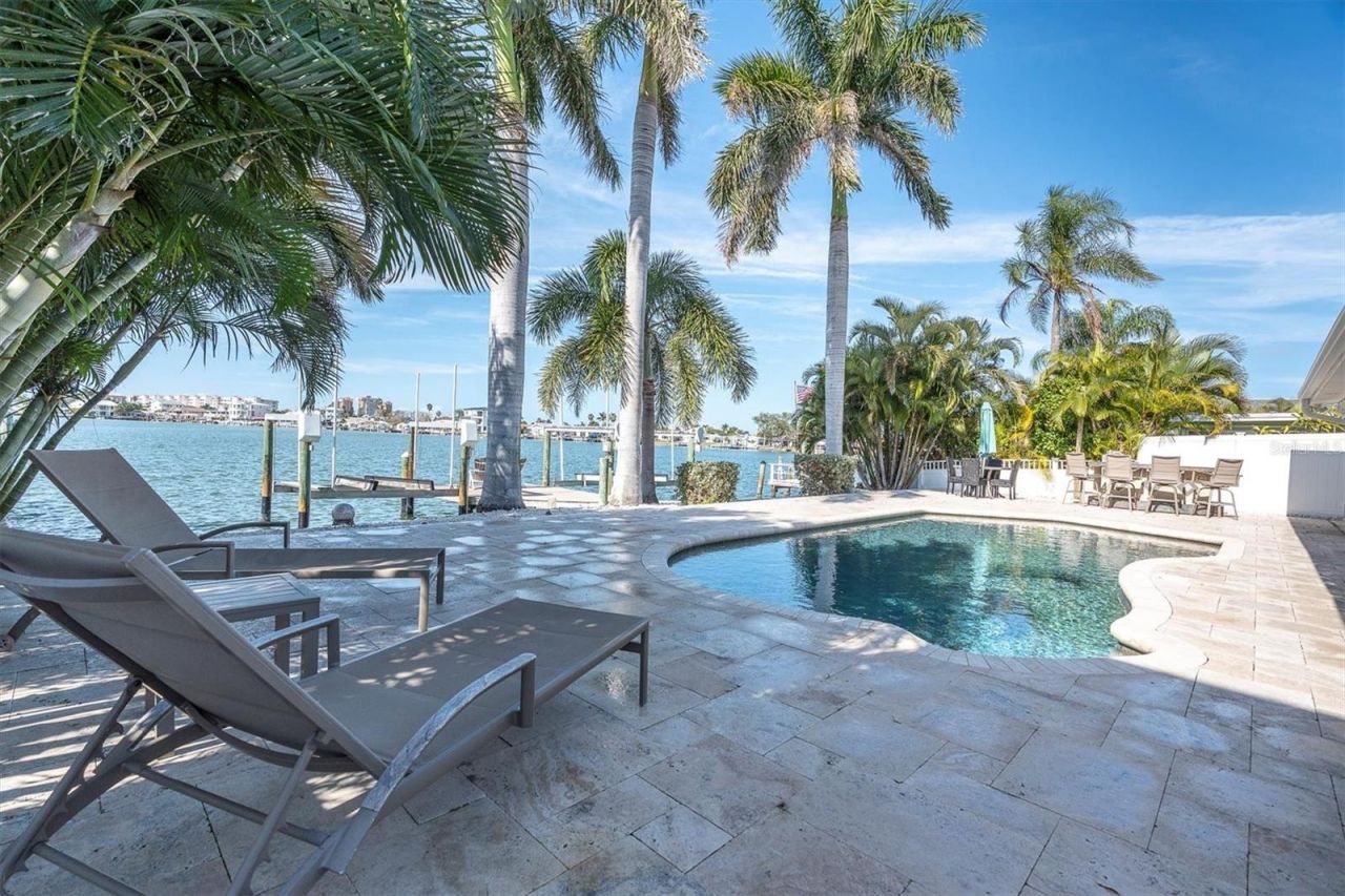 17352 Kennedy Drive, North Redington Beach, FL 33708 Photo