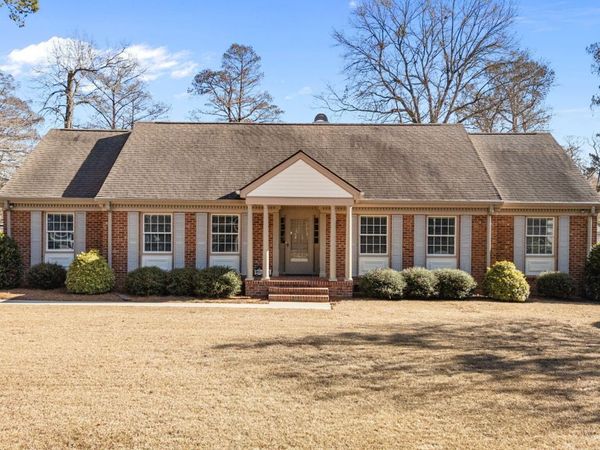 302 W Wilson Creek Drive, Trent Woods, NC 28562