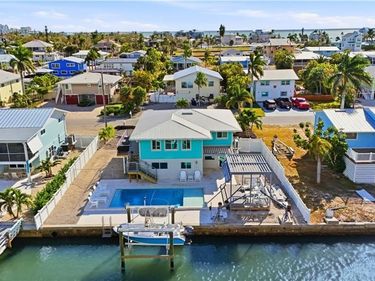 7 Avenida Carita, FORT MYERS BEACH, FL 33931