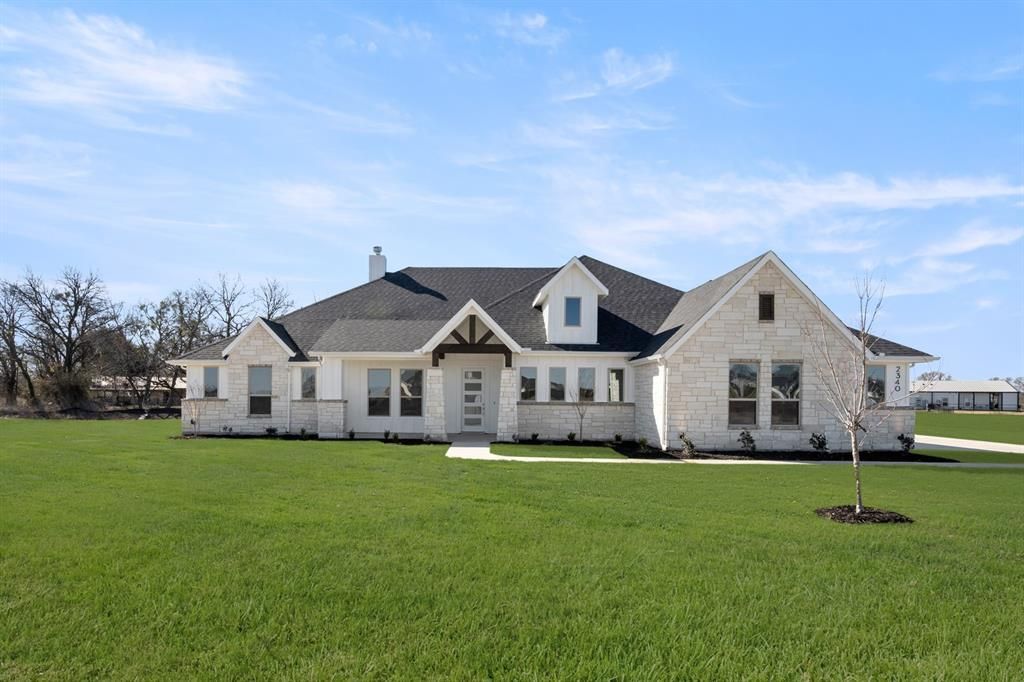 2340 Oak Knoll Drive, Palmer, TX 75152 Main Photo