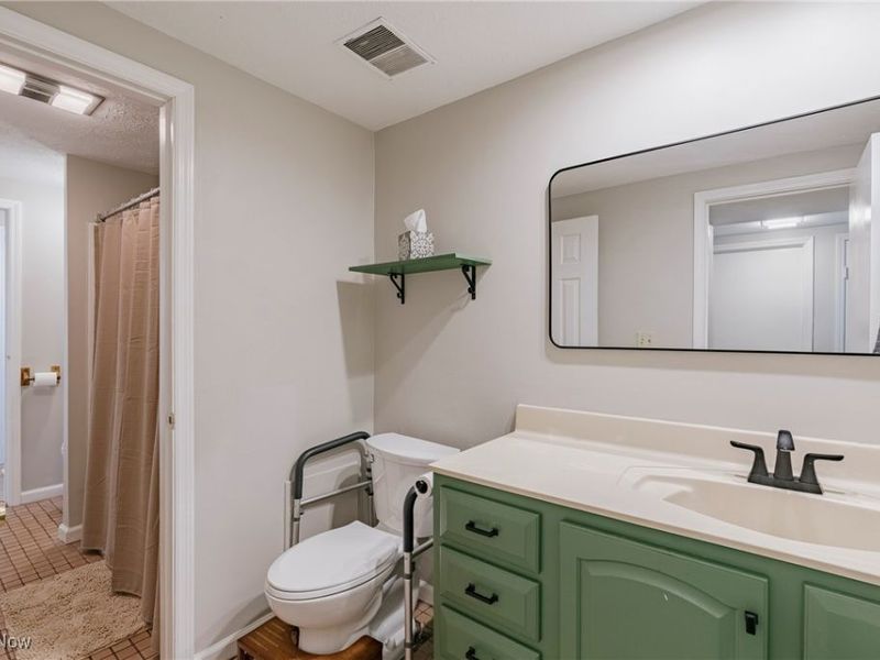 25 Berkshire Court, Unit 3A, Akron, OH 44313 Photo 17