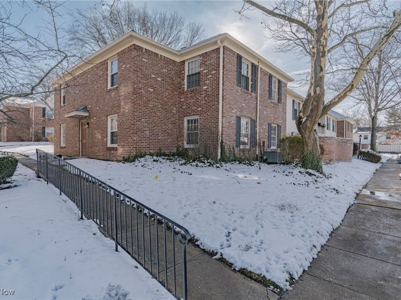 25 Berkshire Court, Unit 3A, Akron, OH 44313 Photo 22