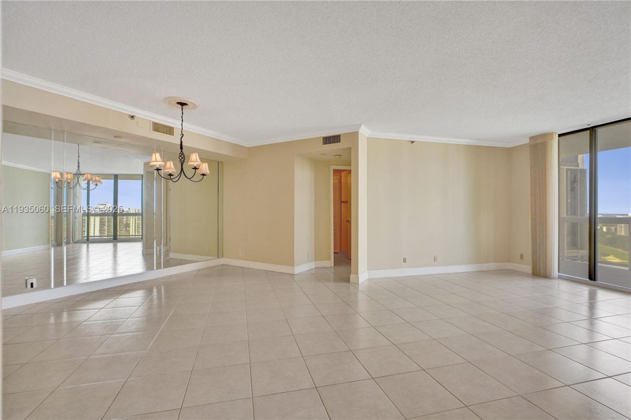 20185 E Country Club Dr, Unit 2209, Aventura, FL 33180 Photo
