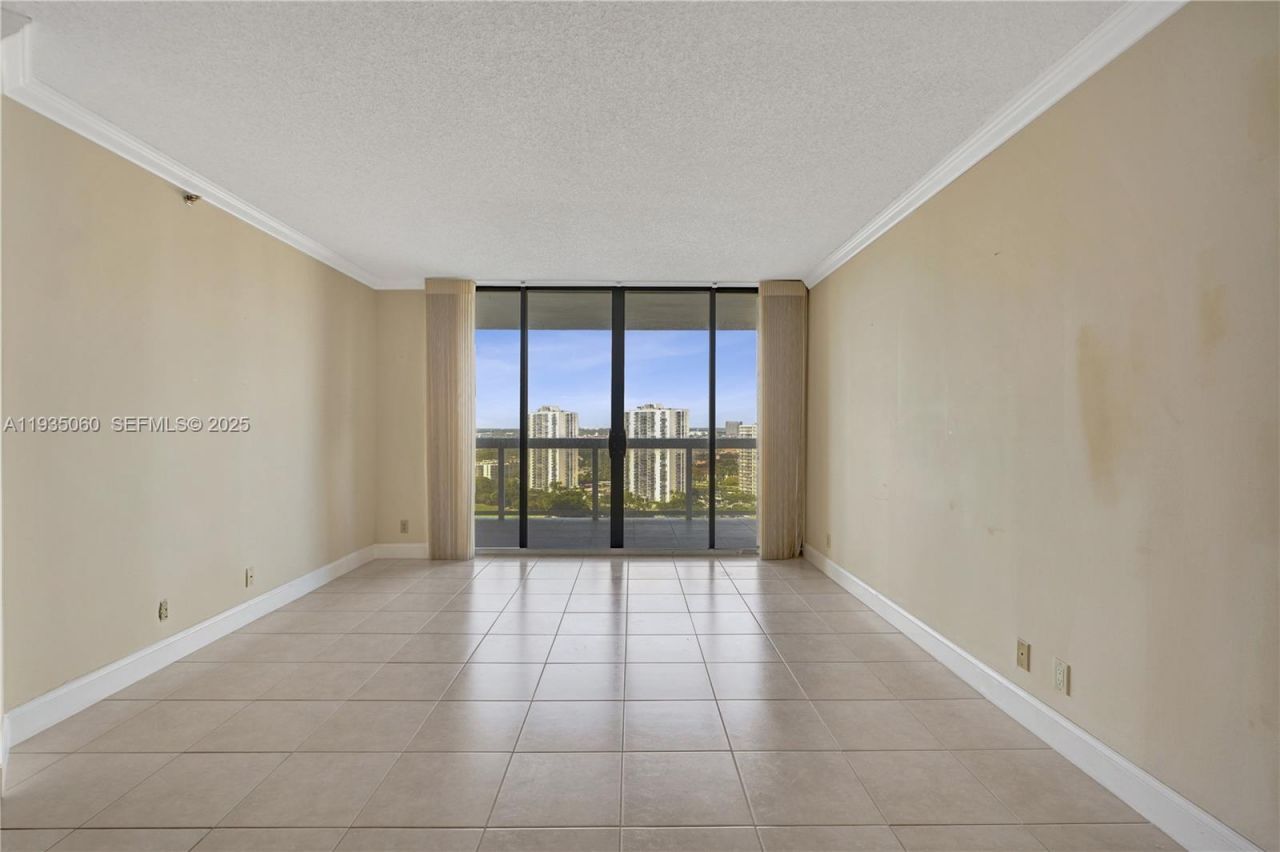 20185 E Country Club Dr, Unit 2209, Aventura, FL 33180 Photo