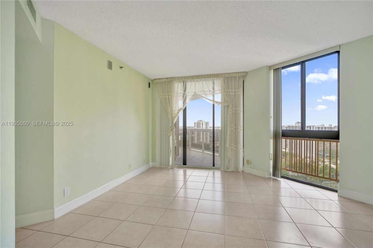 20185 E Country Club Dr, Unit 2209, Aventura, FL 33180 Photo