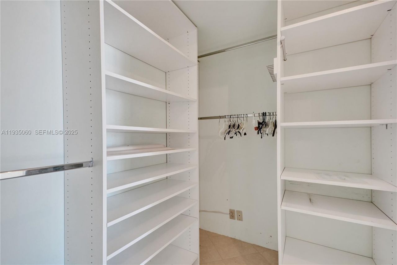 20185 E Country Club Dr, Unit 2209, Aventura, FL 33180 Photo