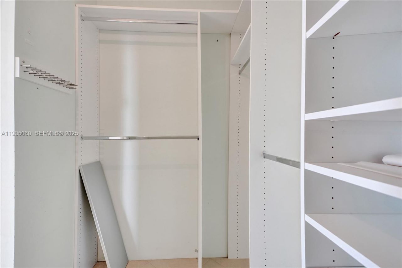 20185 E Country Club Dr, Unit 2209, Aventura, FL 33180 Photo