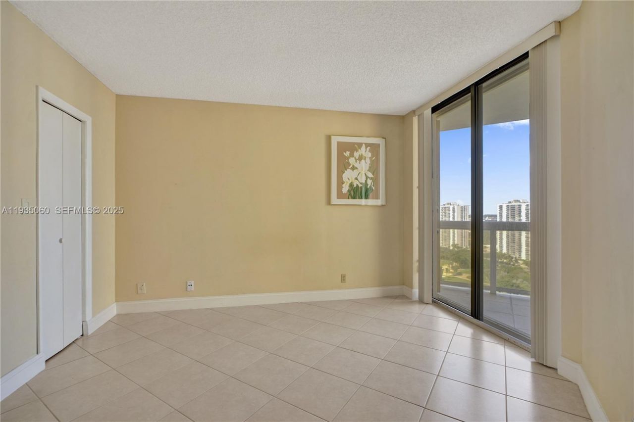 20185 E Country Club Dr, Unit 2209, Aventura, FL 33180 Photo