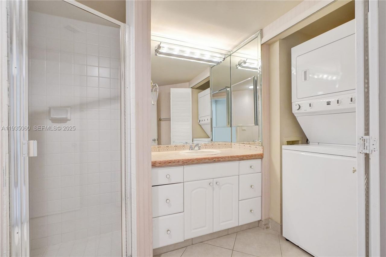 20185 E Country Club Dr, Unit 2209, Aventura, FL 33180 Photo