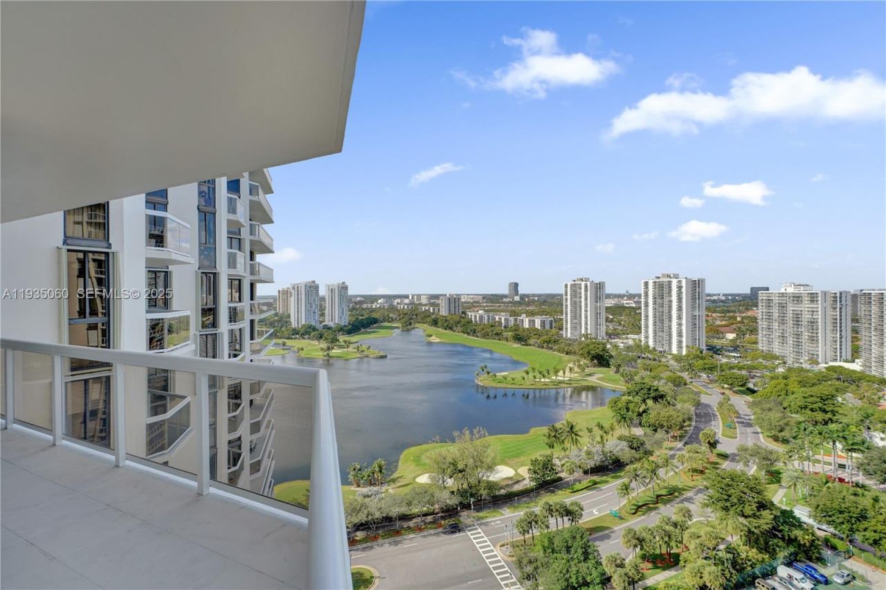 20185 E Country Club Dr, Unit 2209, Aventura, FL 33180 Photo