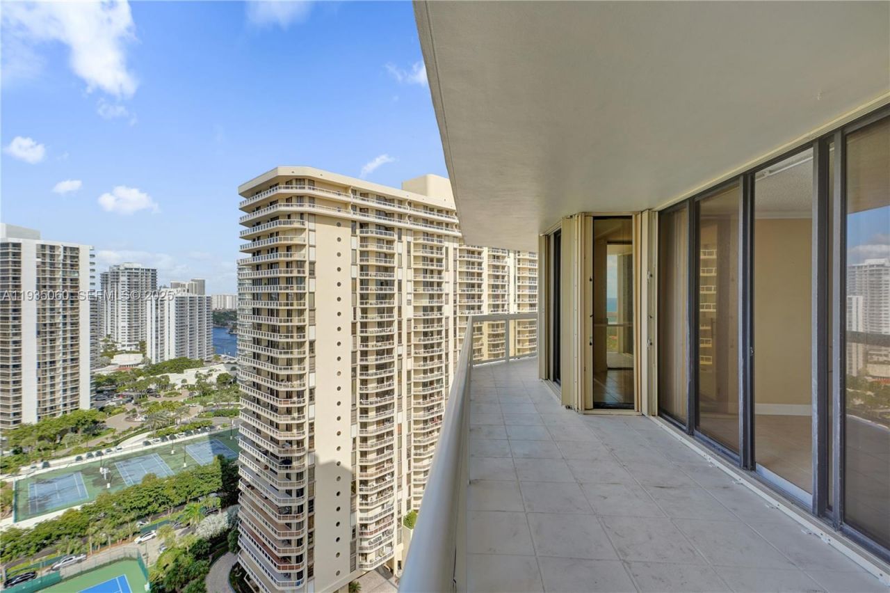 20185 E Country Club Dr, Unit 2209, Aventura, FL 33180 Photo