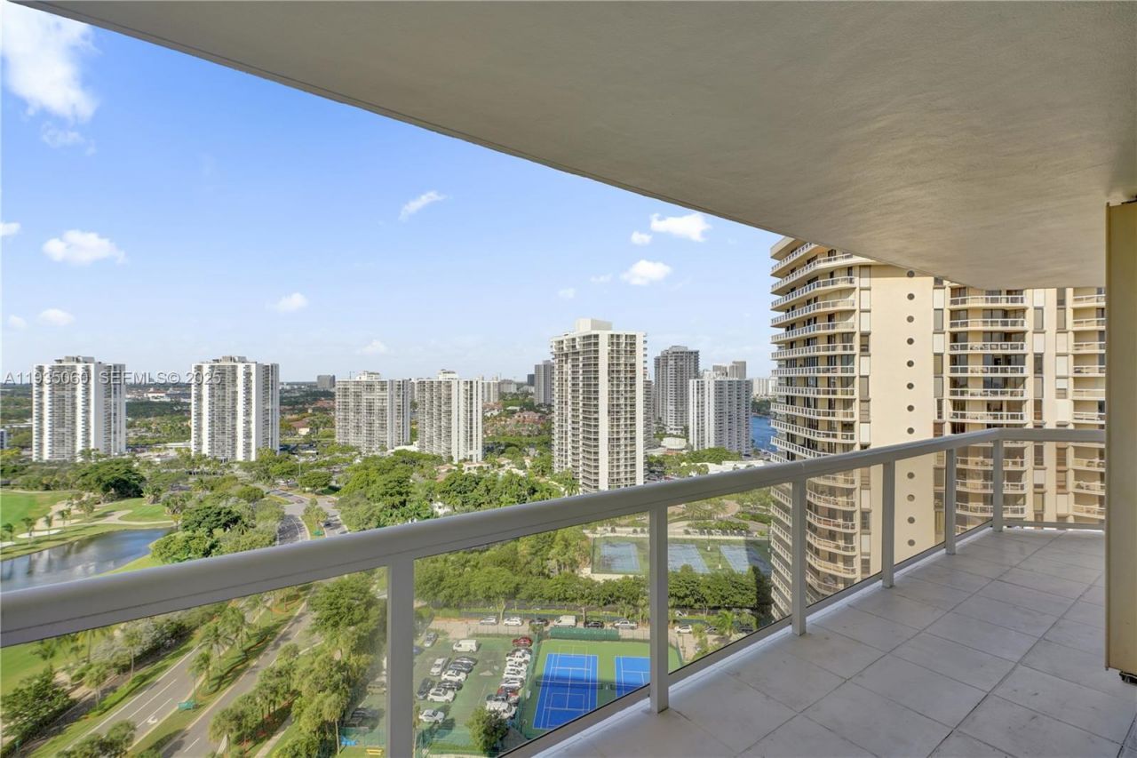 20185 E Country Club Dr, Unit 2209, Aventura, FL 33180 Photo