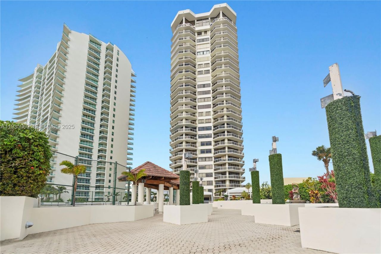 20185 E Country Club Dr, Unit 2209, Aventura, FL 33180 Photo