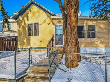 829 Lawson Avenue E, Saint Paul, MN 55106