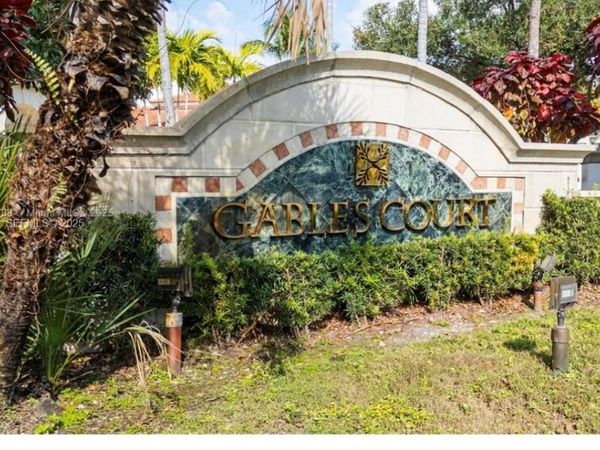 6851 SW 44th St, Unit 308, Miami, FL 33155