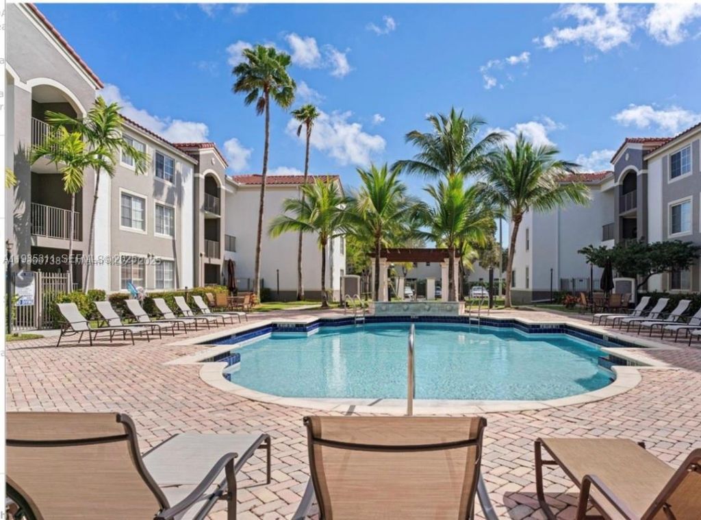 6851 SW 44th St, Unit 308, Miami, FL 33155 Photo