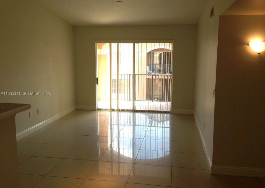 6851 SW 44th St, Unit 308, Miami, FL 33155 Photo