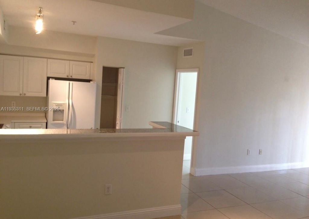 6851 SW 44th St, Unit 308, Miami, FL 33155 Photo