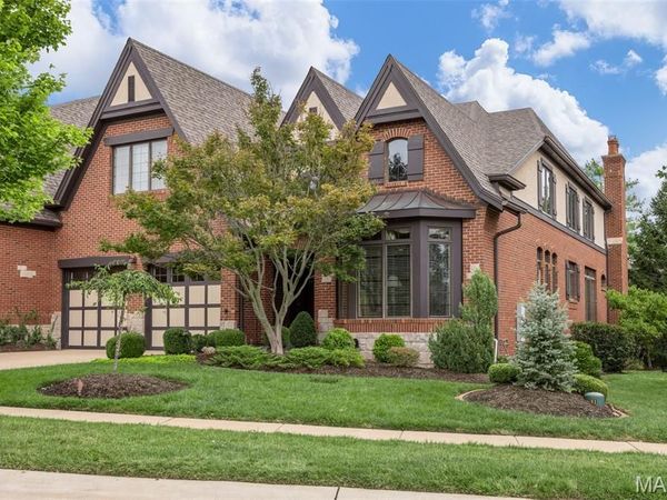 6 Upper Conway Lane, Chesterfield, MO 63017