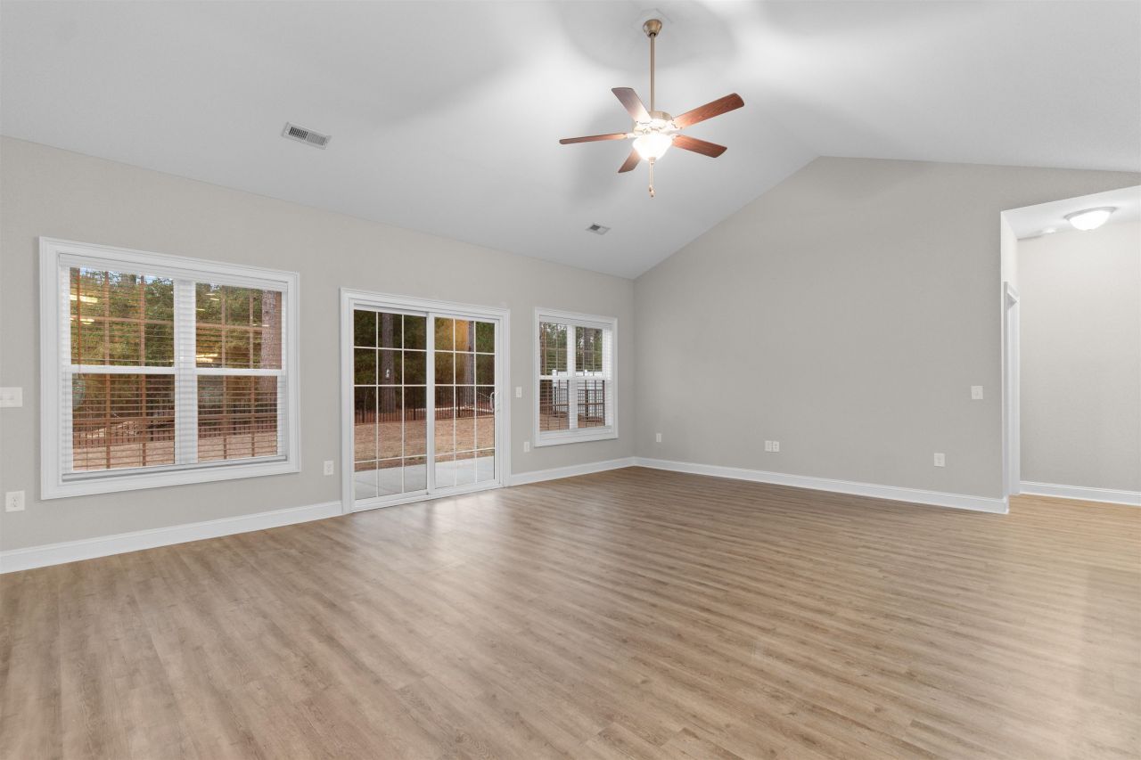 208 Baylee Circle Photo 12