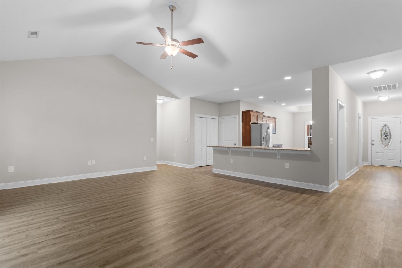 208 Baylee Circle Photo 14