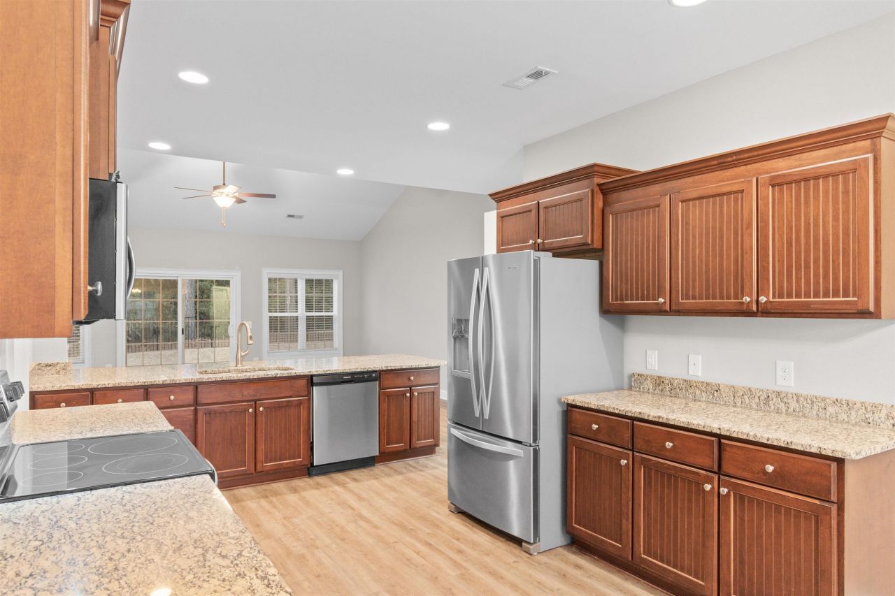 208 Baylee Circle Photo 6